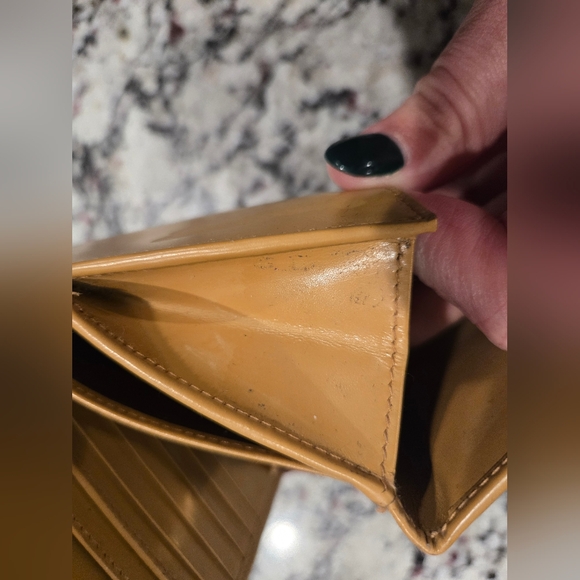 Gucci Jackie Bifold Brown Wallet With Gold Hardware - Picture 13 of 14